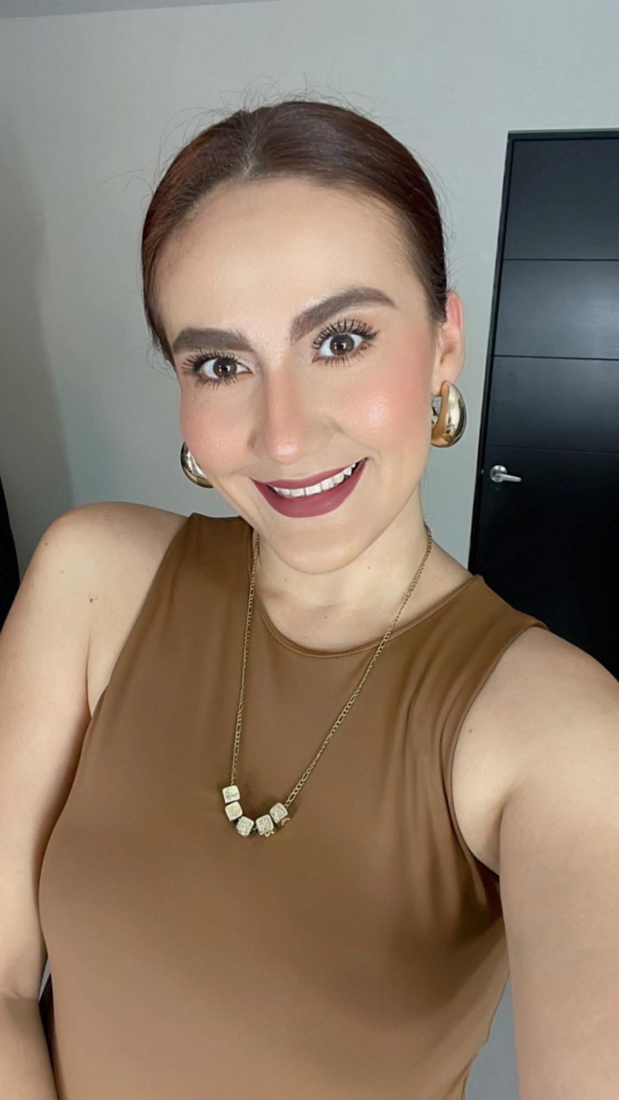 Anell Aguilar, emprendedora digital y networker, retrato profesional